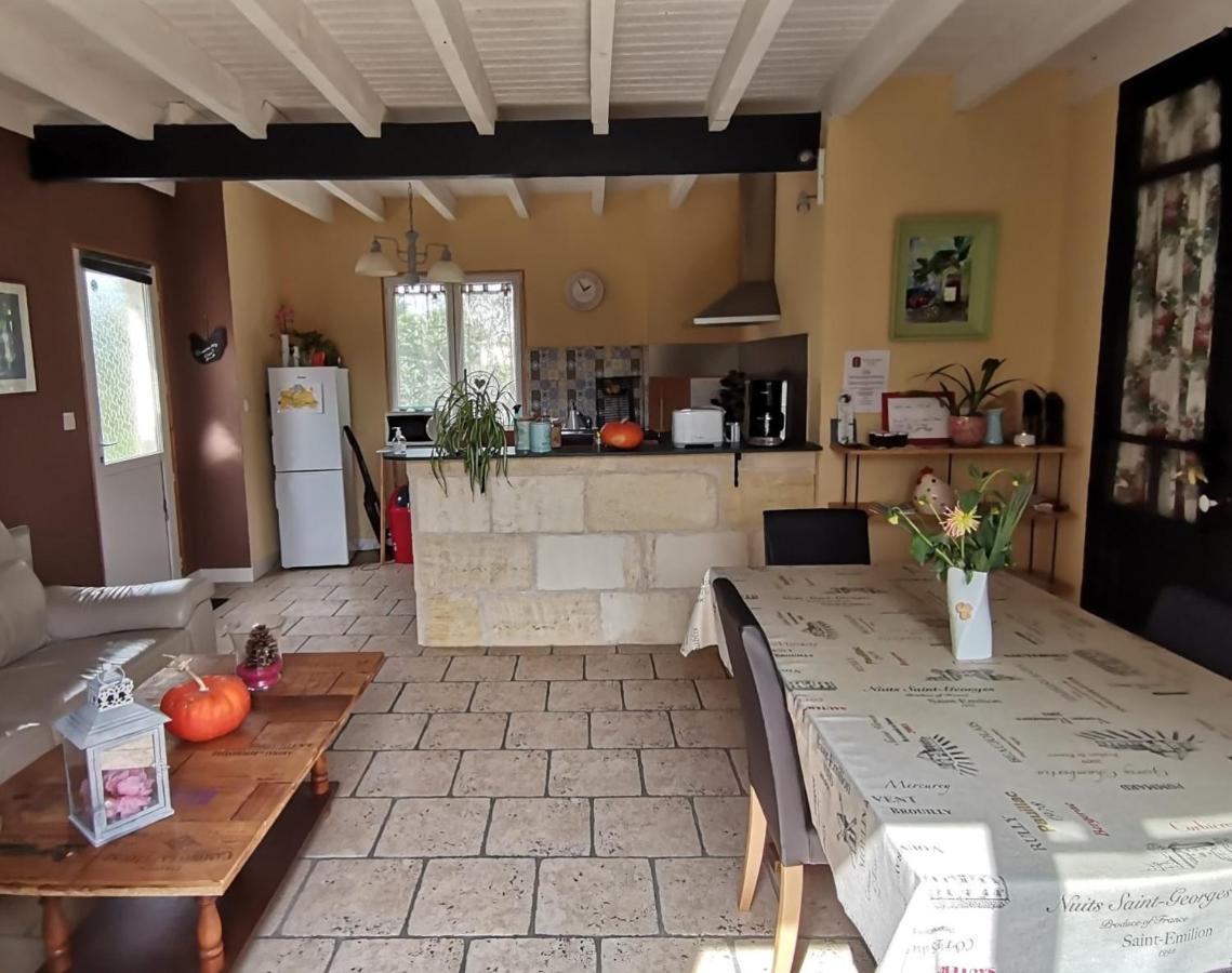 Chambres Et Gite Peyroutas "Amelie" A Vignonet St Emilion Buitenkant foto