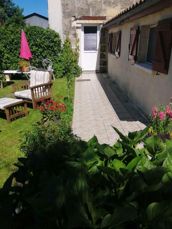 Chambres Et Gite Peyroutas "Amelie" A Vignonet St Emilion Buitenkant foto